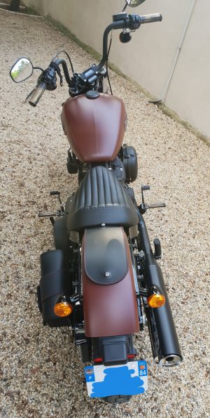 sacoche Myleatherbikes sur Softail Street bob (7)